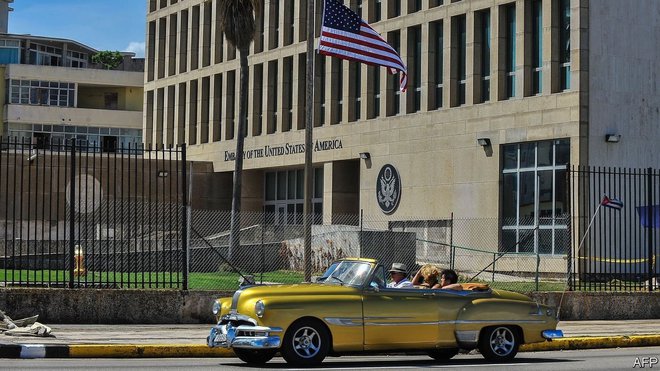 Havanski sindrom je ime, ki se je oprijelo še vedno skrivnostnega obolevanja ameriških diplomatov, njegove prve žrtve pa so odkrili leta 2016 na ameriškem veleposlaništvu v kubanski prestolnici. FOTO: Afp
