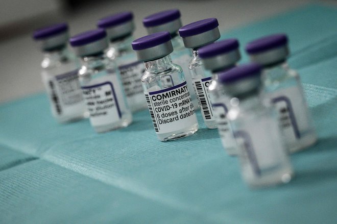 Cepivo Biontech Pfizer bo prilagojeno novi različici. FOTO:&nbsp;Jeff Pachoud/AFP
