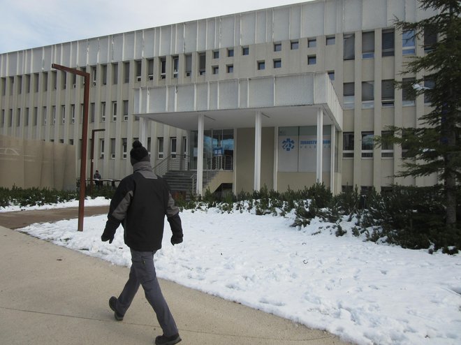 Novi zobozdravstveni center ne bi bil na lokaciji Zdravstvenega doma Velenje. FOTO: Špela Kuralt/Delo
