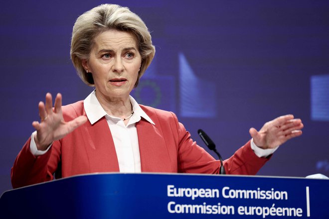 O različici omikron vemo dovolj, da smo zaskrbljeni, je dejala predsednica evropske komisije Ursula von der Leyen. FOTO: Kenzo Tribouillard/AFP
