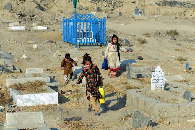 V afganistanu imajo hudo humanitarno krizo. FOTO: Ahmad Sahel Arman/AFP
