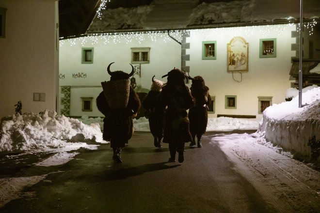 »Če ne boš priden, bodo parkeljni prišli in Trentar,« je ena od strašljivk tudi za današnje otroke.
