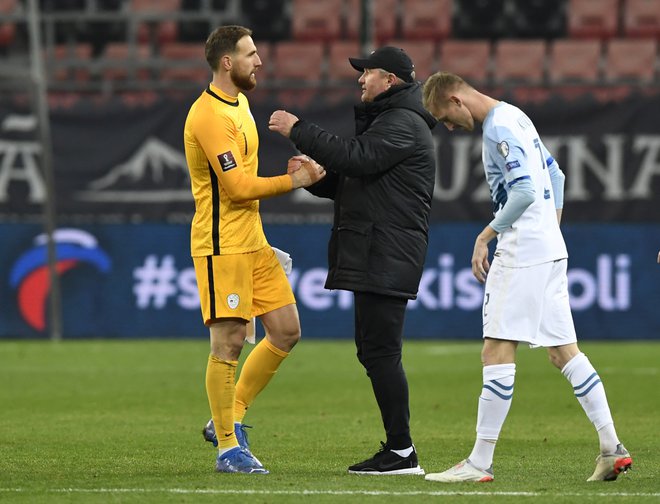 Selektor Matjaž Kek in Jan Oblak sta udarni tandem slovenske izbrane vrste. FOTO: Radovan Stoklasa/Reuters
