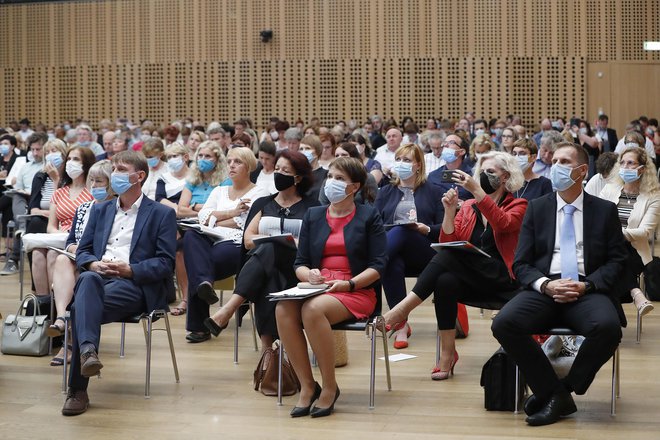 Stroka je enotna, da bo novela zakona prinesla politizacijo vrtcev in šol, posebej problematično bo imenovanje ravnateljev. FOTO: Leon Vidic/Delo
