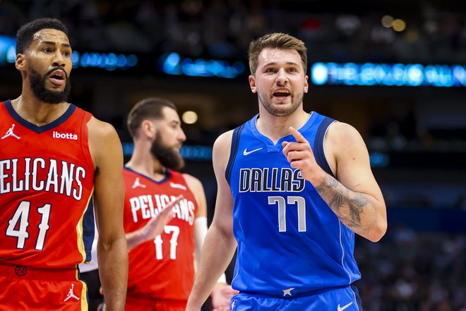 Luka Dončić se je med tekmo znova veliko pregovarjal s sodniki. FOTO: Kevin Jairaj/Usa Today Sports
