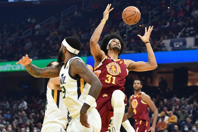 Cleveland (na fotografiji desno center Jarrett Allen), ki je&nbsp;bil nedavno prevelik zalogaj tudi za Dallas, je v domači dvorani&nbsp;Rocket Mortgage FieldHouse dolgo časa mučil tudi eno najboljših ekip v ligi.&nbsp;FOTO: Ken Blaze/USA Today Sports
