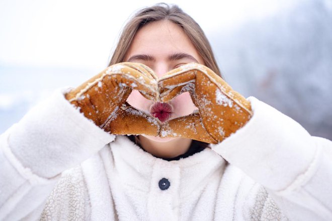 Če imate pogosto razpokane ustnice, se posvetujte z zdravnikom; mogoče imate glivično okužbo, ki jo imenujemo ustni oprh. FOTO:&nbsp;Shutterstock
