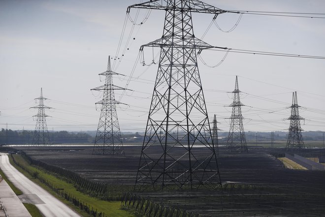 Z drago elektriko imajo težave po vsej Evropi. Foto Leon Vidic

