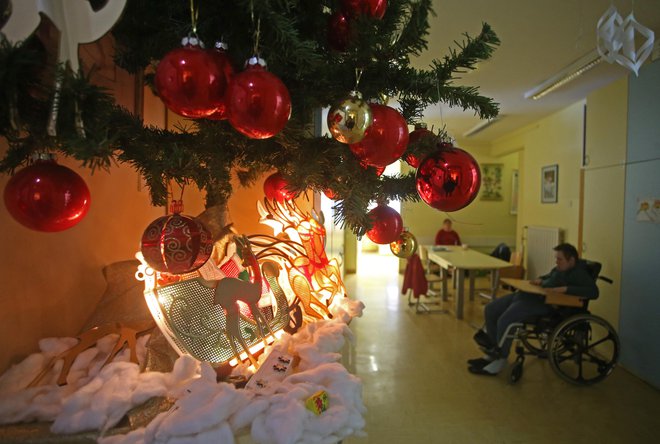 Na ministrstvu za delo, družino, socialne zadeve in enake možnosti pričakujejo, da se bodo v prihodnjih letih preobrazbe lotili tudi drugi veliki zavodi. FOTO: Tadej Regent/Delo
