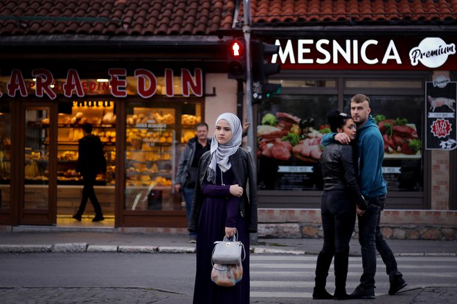 Državljane Bosne in Hercegovine združuje hrepenenje po gospodarski rasti. FOTO: Matej Družnik/Delo
