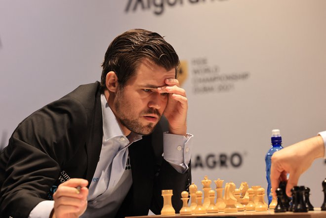 Magnus Carlsen potrjuje, da je št. 1 na svetu. FOTO: Giuseppe Cacace/AFP
