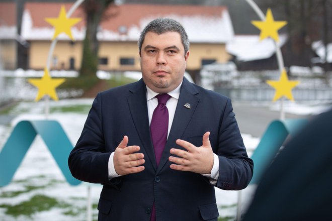 Bojan Maričić je sodeloval v pogajanjih z Grčijo, na katerih so odpravili grško blokado na poti v EU, zdaj pa se spoprijemajo z bolgarsko blokado. FOTO: Vlada RSM
