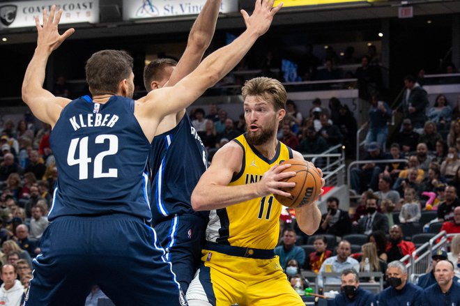 Litovec Domantas Sabonis (z žogo) je prispeval velik delež k zmagi Indiane. FOTO: Trevor Ruszkowski/Usa Today Sports
