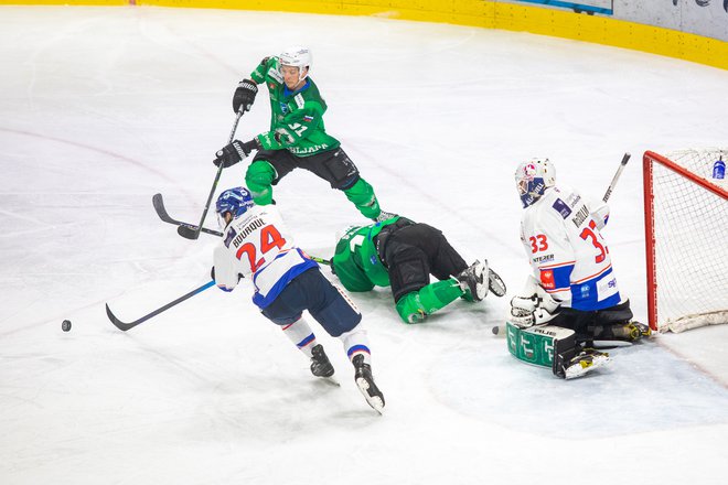 Ljubljanske hokejiste čaka niz zahtevnih gostovanj. FOTO: Voranc Vogel
