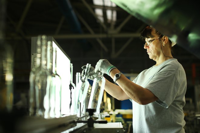 Na GZS so prepričani, da Slovenija potrebuje zeleno socialno tržno ekonomijo, obenem pa tudi partnerstvo vseh institucij podpornega okolja gospodarstva. FOTO: Jure Eržen/Delo
