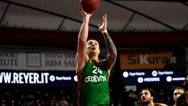 Centrska okrepitev Alen Omić je v zadnji beneški četrtini igral le eno minuto. FOTO: Cedevita Olimpija
