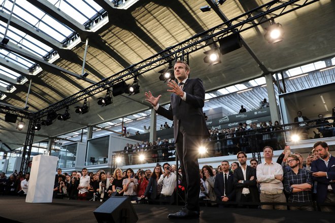 Francoski predsednik Emmanuel Macron pred časom v kampusu Station F. FOTO: Ludovic Marin/AFP
