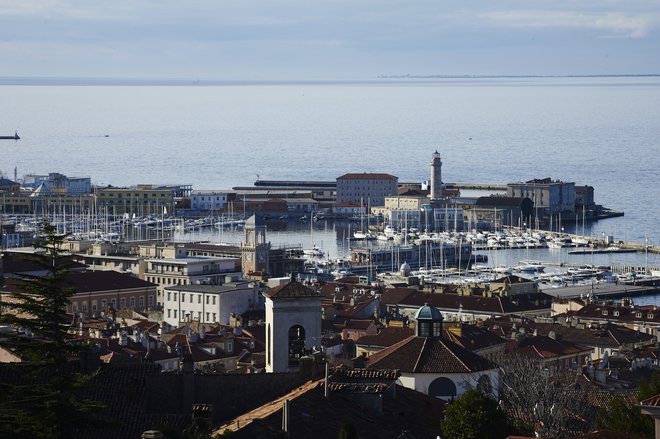 V Trstu je življenjski standard relativno visok, a tisto, kar mesto postavlja na vrh lestvice med italijanskimi mesti, sta kulturna ponudba in angažiranost meščanov. FOTO:&nbsp; Primož Zrnec/Delo
