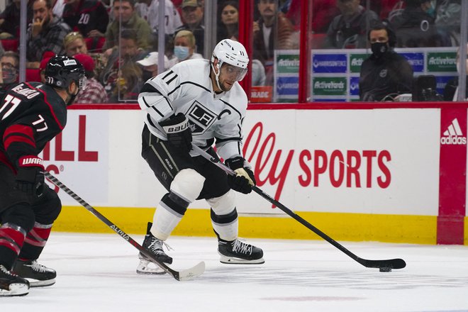 Dvorana PNC Arena je bila prizorišče prve tekme po nizu štirih, na katerih so Anže Kopitar (na fotografiji) in soigralci vknjižili vsaj točko. FOTO:&nbsp;James Guillory/USA Today Sports
