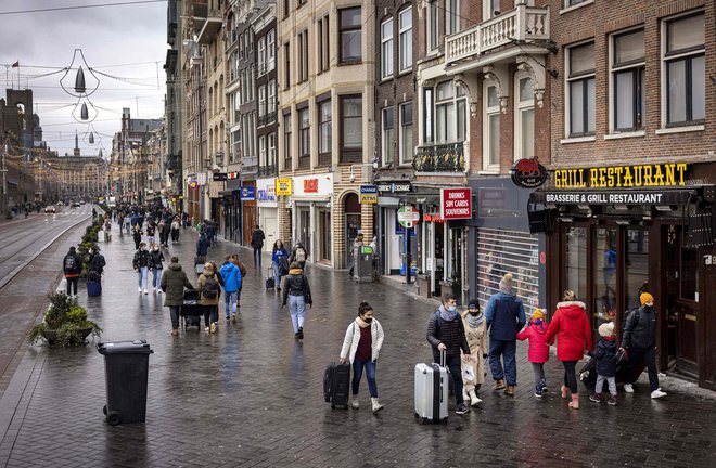 Mirne ulice v središču Amsterdama. FOTO: Ramon Van Flymen/AFP
