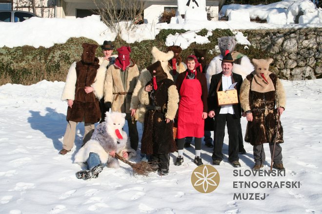 Otepovci v Stari Fužini obiskujejo vaščane 26. decembra. Fotografija je iz leta 2008. FOTO:&nbsp;Miha Špiček/arhiv SEM
