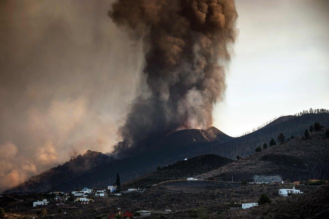 Izbruh, ki so ga spremljali pogosti potresi, je bil prvi po letu 1971 in najdaljši na otoku La Palma, kjer živi približno 83.000 ljudi. FOTO: Desiree Martin/AFP
