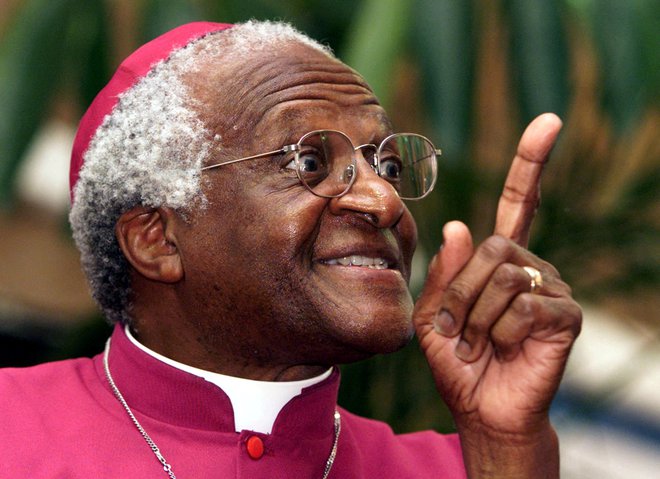 Desmond Tutu je bil upokojeni capetownski nadškof, ki je še v visoki starosti veljal za človeka brez dlake na jeziku.&nbsp;FOTO: Mike Hutchings/Reuters
