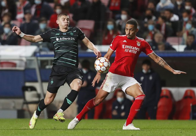 Mladi ukrajinski nogometaš Vitalij Mikolenko (levo) je uresničil sanje s prestopom v Anglijo. FOTO: Pedro Nunes/Reuters
