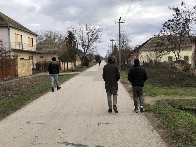 V Majdanu domačini in begunci sobivajo. Včasih boljše, včasih slabše. FOTO: Aljaž Vrabec
