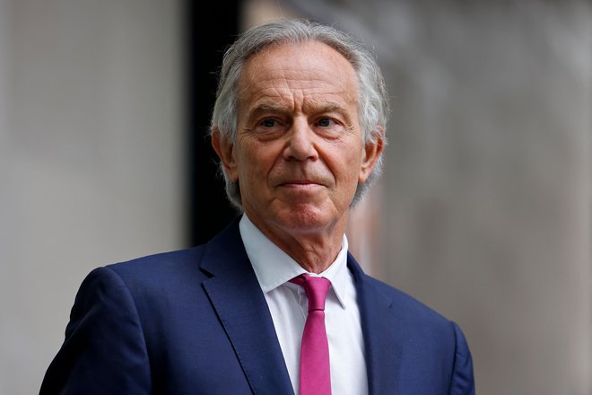 Tony Blair je ob prehodu v novo leto prejel najvišje britansko viteško odlikovanje, kar je razjezilo njegove kritike. Foto: Tolga Akmen/AFP
