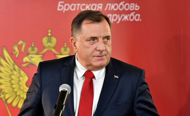 Član predsedstva Bosne in Hercegovine Milorad Dodik je opogumljen z rusko podporo odločno stopil na pot odcepitve in si prislužil ameriške sankcije. FOTO: Elvis BARUKCIC/AFP
