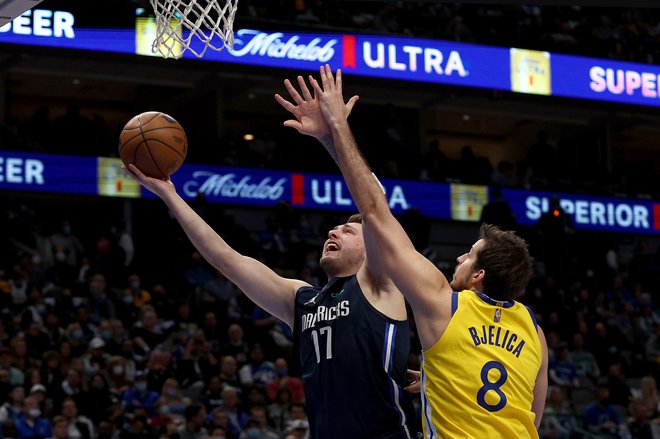 Ob prodoru Luke Dončića je bil takole nemolen tudi Nemanja Bjelica. FOTO: Tom Pennington/AFP
