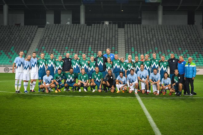 Aleksander Čeferin in njegovi prijatelji med dobrodelno nogometno tekmo v Stožicah. FOTO: Marko Pigac/pigac.si
