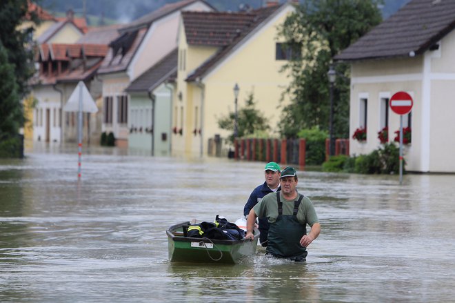 &nbsp;Poplavljena Kostanjevica na Krki septembra leta 2014. Foto Leon Vidic/Delo
