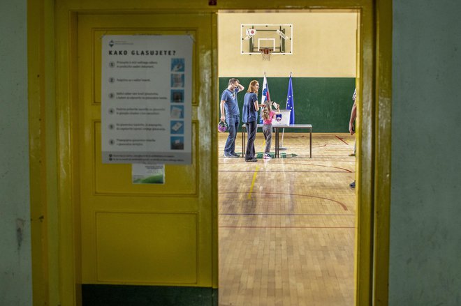 Tretjina volilnih upravičencev se bo na volišča podala predvsem zaradi nezadovoljstva in želje po spremembah. FOTO: Voranc Vogel/Delo
