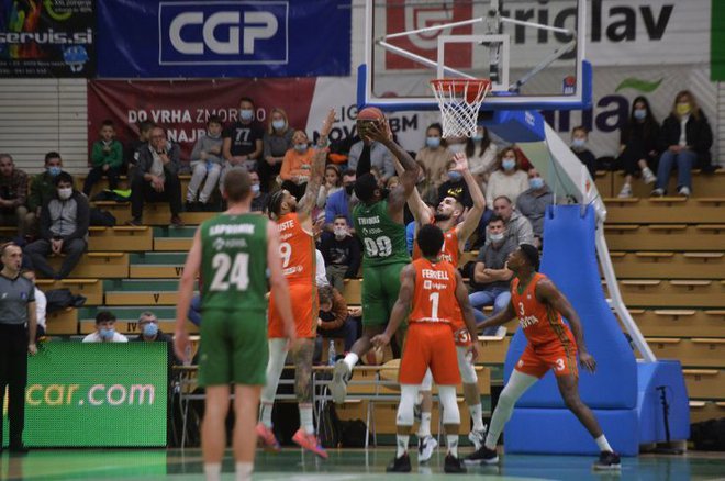 Košarkarji Cedevite Olimpije in Krke bodo ta konec tedna počivali. FOTO: ABA
