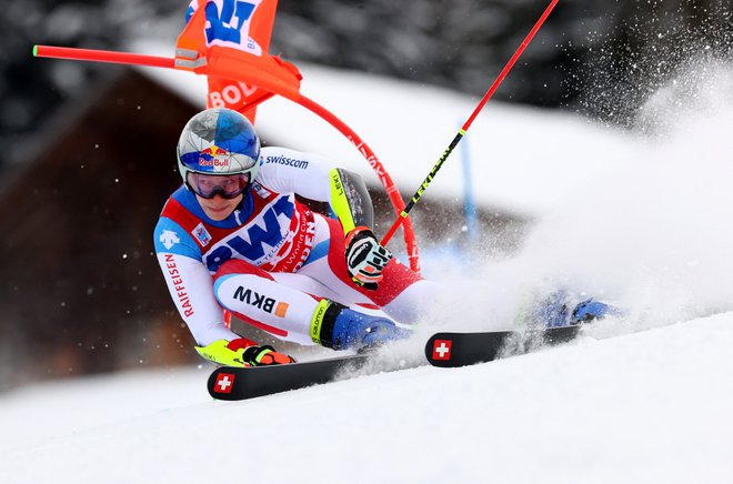 Švicar Marco Odermatt je bil v Adelbodnu že četrtič najboljši v veleslalomski preizkušnji v tej sezoni. FOTO: Denis Balibouse/Reuters
