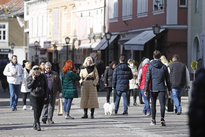 Novi cepilni dnevi bodo potekali od četrtka do vključno sobote, in sicer od 8. ure zjutraj do 20. ure zvečer. FOTO: Leon Vidic/Delo
