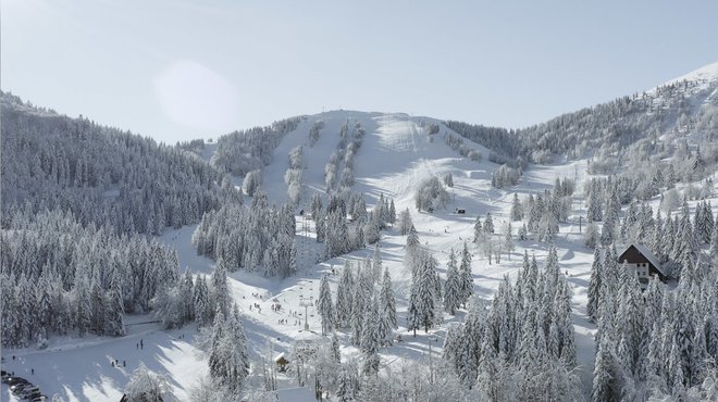 Soriška planina je srednje veliko smučišče, ki pritegne predvsem družine z mlajšimi otroki. FOTO: TC Soriška Planina
