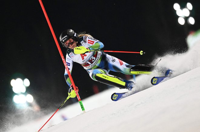 Ana Bucik med večerno preizkušnjo na progi Planai v Schladmingu. FOTO:&nbsp;Joe Klamar/AFP
