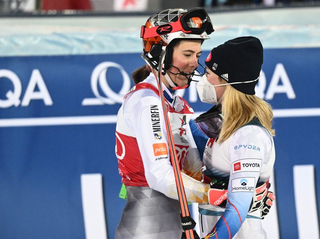 Petra Vlhova in Mikaela Shiffrin sta veliki tekmici, ki spoštujeta druga drugo. FOTO: Joe Klamar/AFP
