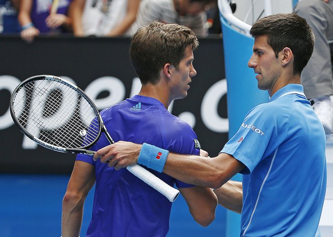 Aljaž Bedene, levo, upa, da bo Novak Đoković, desno, v Melbournu lahko igral. FOTO: Athit Perawongmetha/Reuters
