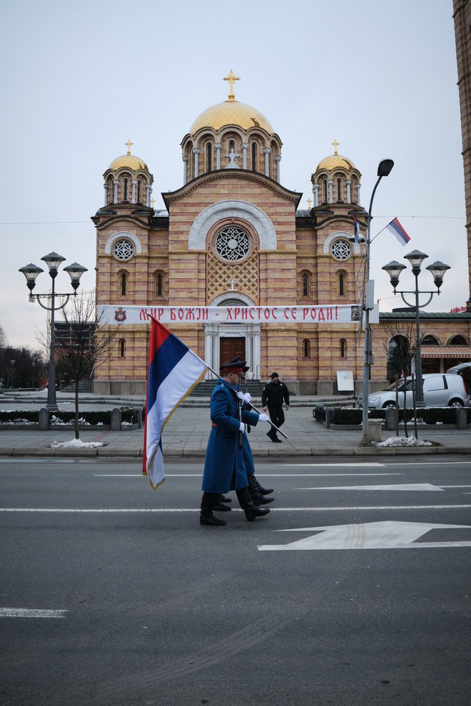 Prizor iz Banjaluke, dan pred vojaško parado ob 30. obletnici Republike Srbske. FOTO: Hans Lucas/Reuters
