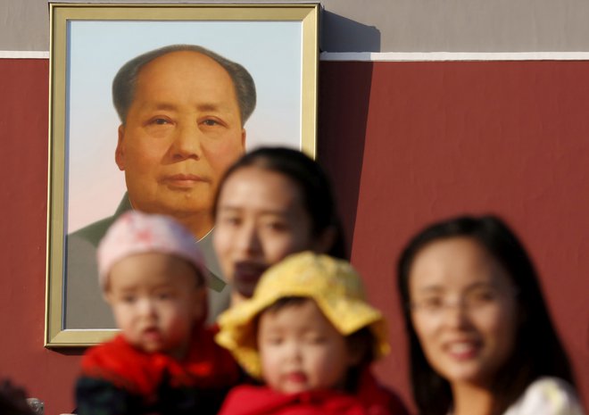 Še 45 let po njegovi smrti je Mao Zedong največji ktiajski voditelj. FOTO: Kim Kyung Hoon/Reuters
