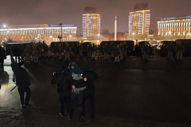 Protesti v Kazahstanu sozahtevali 225 mrtvih in več kot 2600 ranjenih. FOTO: Stringer/Reuters
