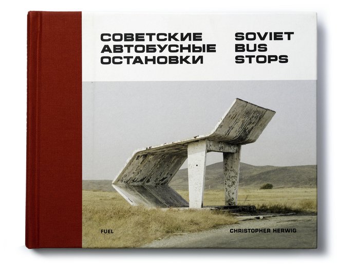 Kanadski fotograf Christopher Herwig je izdal knjigo Sovjetske avtobusne postaje.
