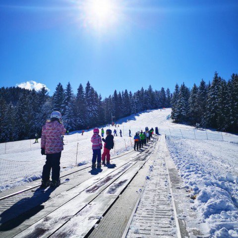 Smučišče Ribniško Pohorje v Ribnici na Pohorju je primerno predvsem za otroke in začetnike. FOTO: arhiv Turi
