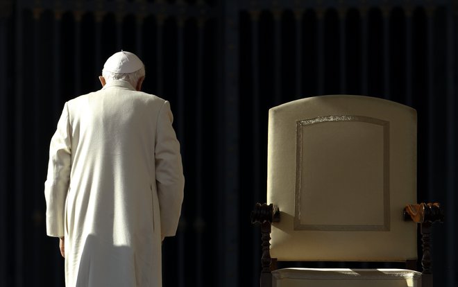 Ratzinger ni ukrepal, da bi duhovnikom preprečil zlorabe, v štirih primerih. FOTO:&nbsp;Stefano Rellandini/Reuters
