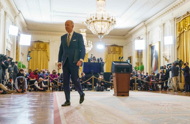 V Washingtonu so mnogi zaskrbljeni zaradi neprevidne ocene vrhovnega poveljnika ameriških oboroženih sil. Foto Mandel Ngan/AFP
