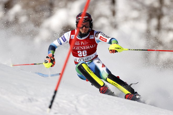 Žan Kranjec (na fotografiji) med slalomsko preizkušnjo decembra v Val d&#39;Iseru. FOTO: Christian Hartmann/Reuters
